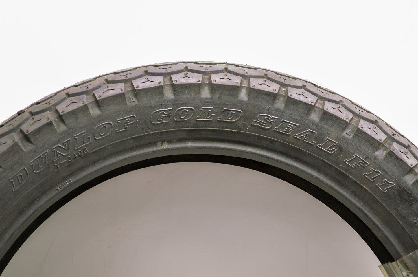 New Dunlop Gold Seal Front Tire 110/90-18