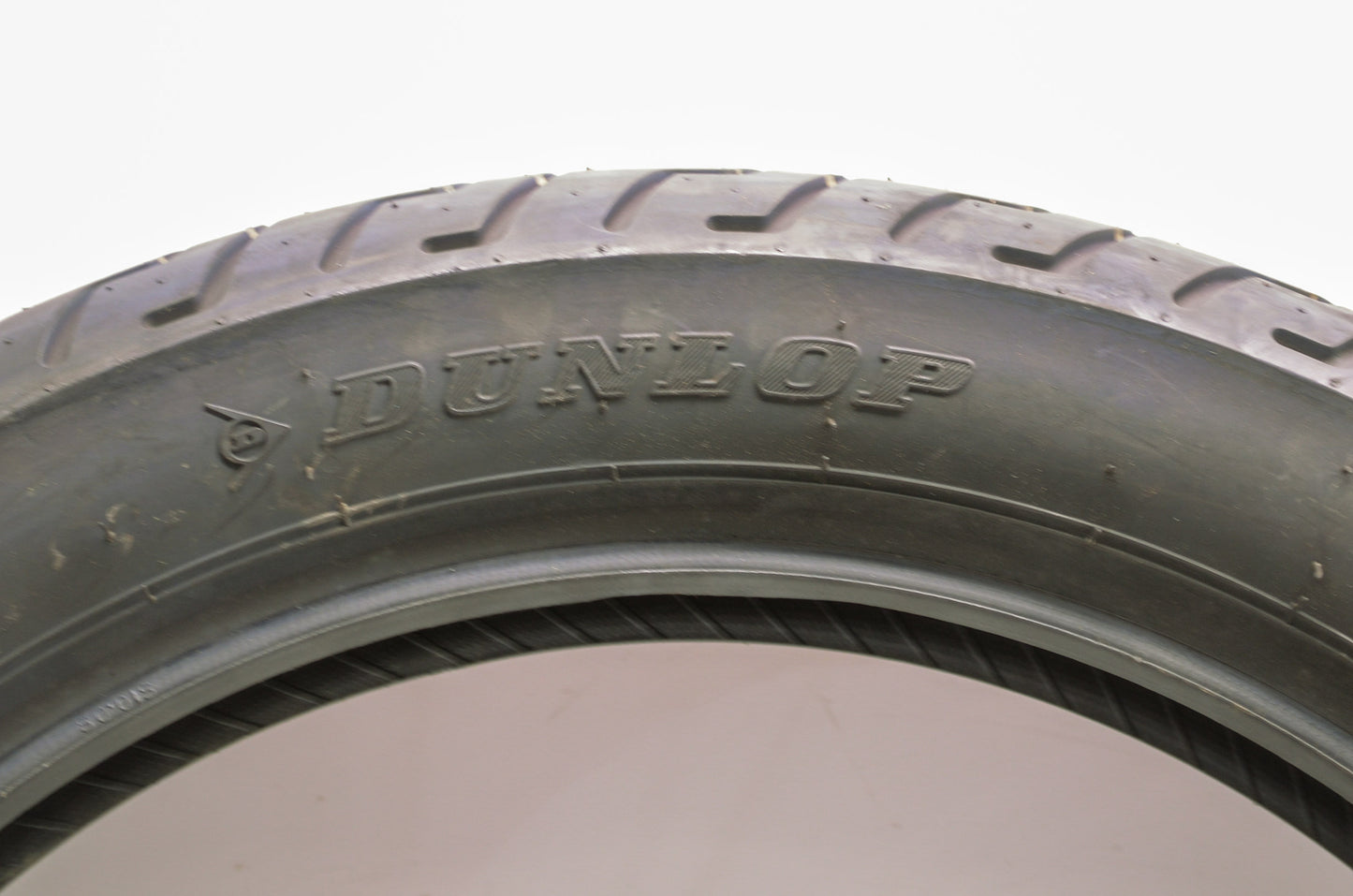 New Dunlop D404F Front Tire 120/90-18
