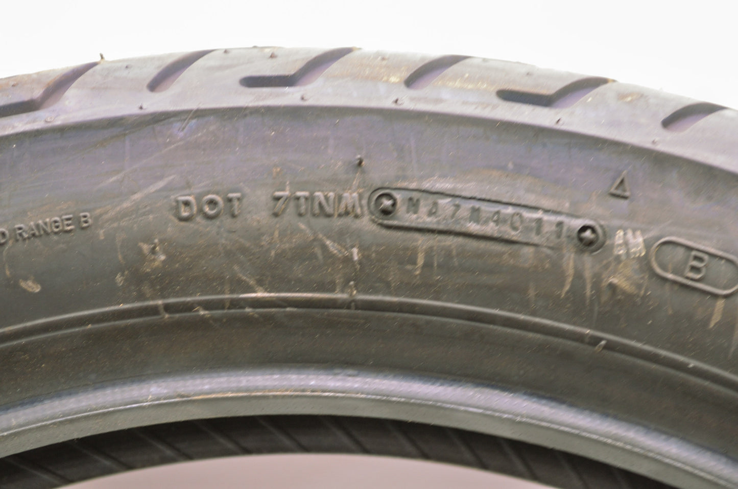 New Dunlop D404F Front Tire 120/90-18