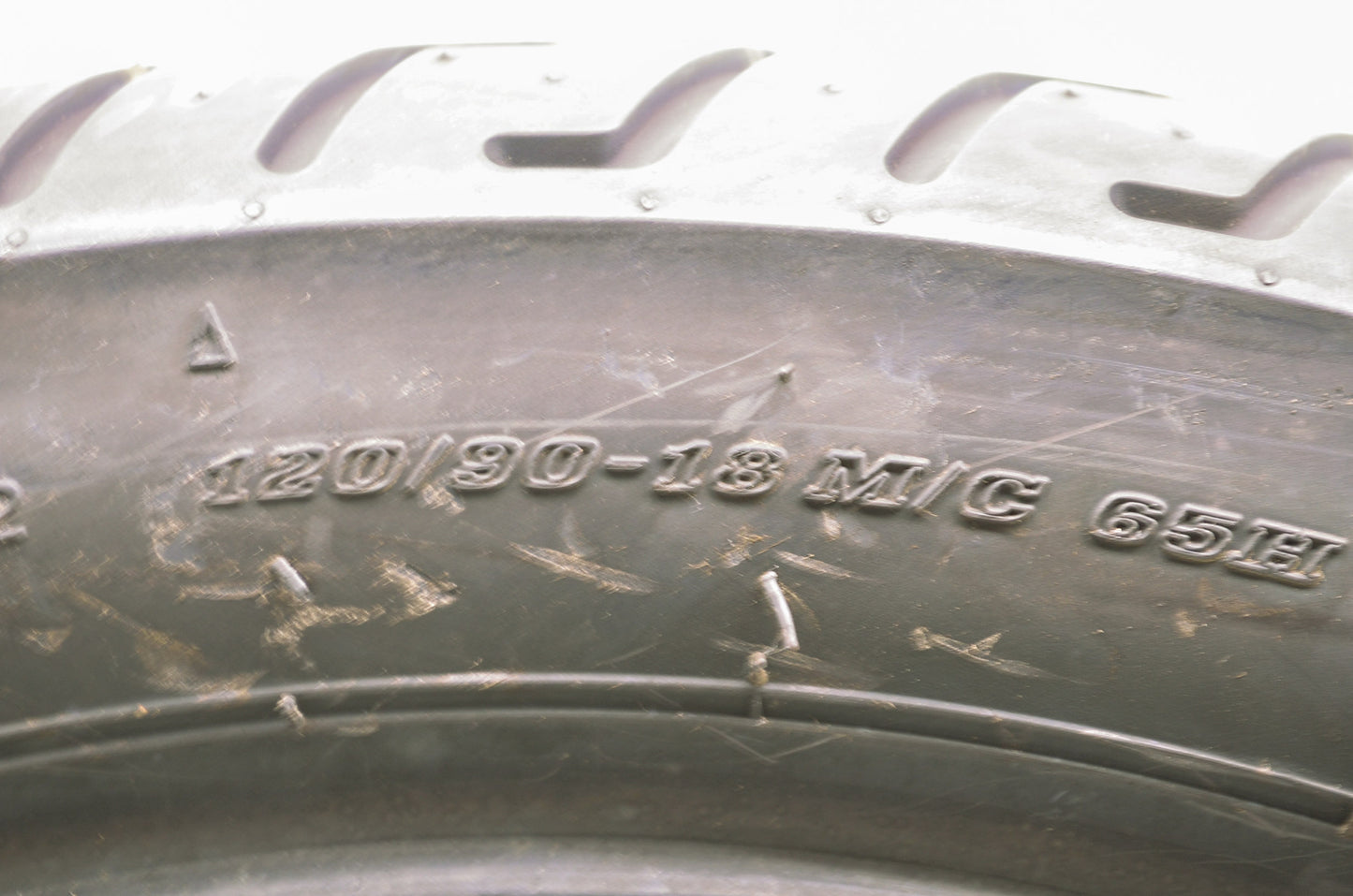 New Dunlop D404F Front Tire 120/90-18