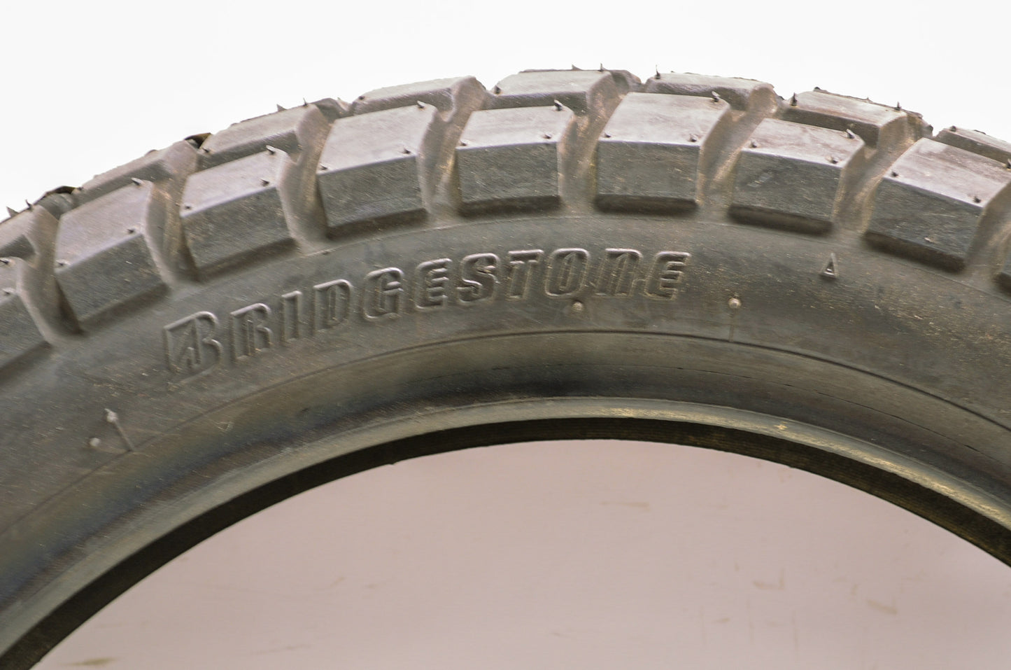 New Bridgestone Trail Wing-42 Rear Tire 120/90-17