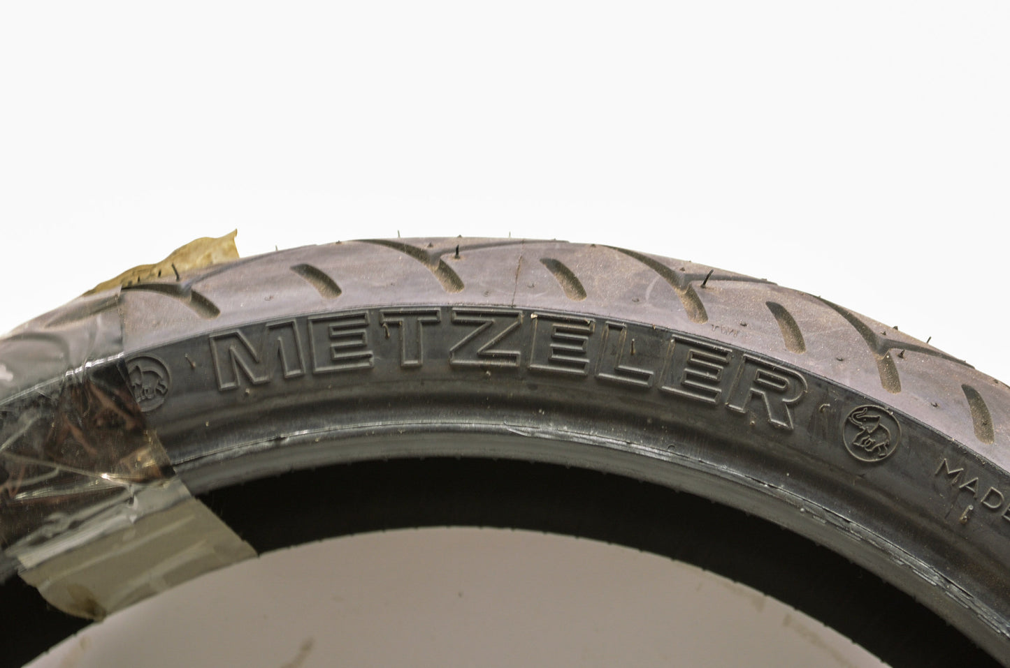 New Metzeler Marathon ME880 Front Tire 130/60ZR-18
