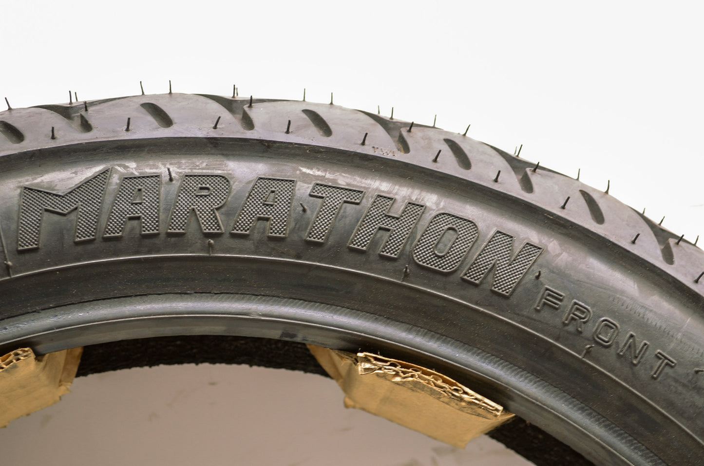 New Metzeler Marathon ME880 Front Tire 100/90-18 M/C 56H