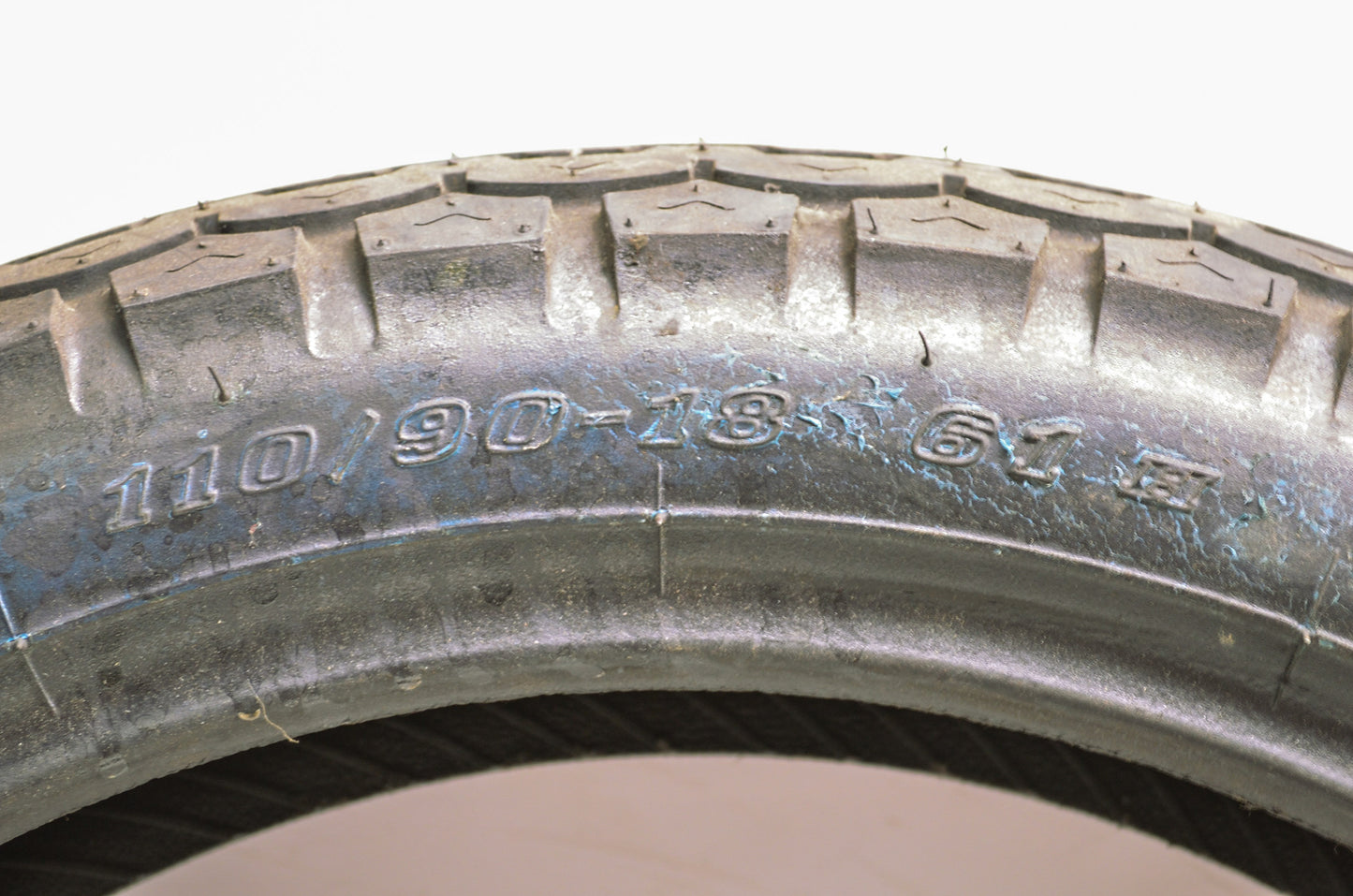 New Dunlop Qualifier F11 Front Tire 110/90-18