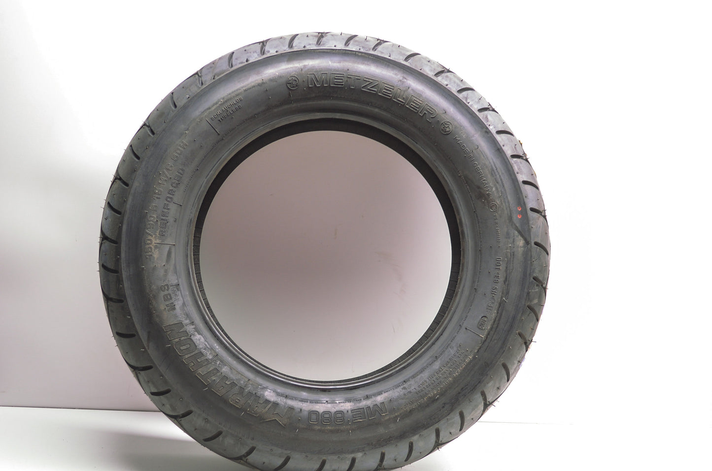 New Metzeler Marathon ME880 Rear Tire 150/90B-15