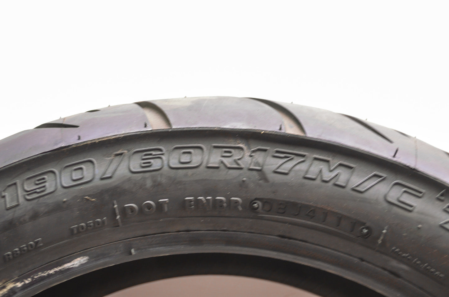 New Bridgestone Exedra G850 Rear Tire 190/60R-17