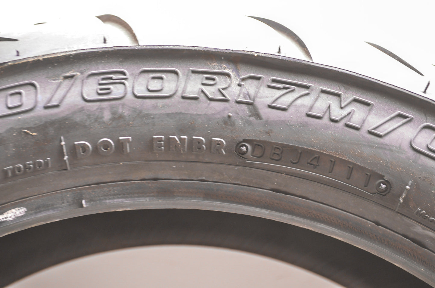 New Bridgestone Exedra G850 Rear Tire 190/60R-17