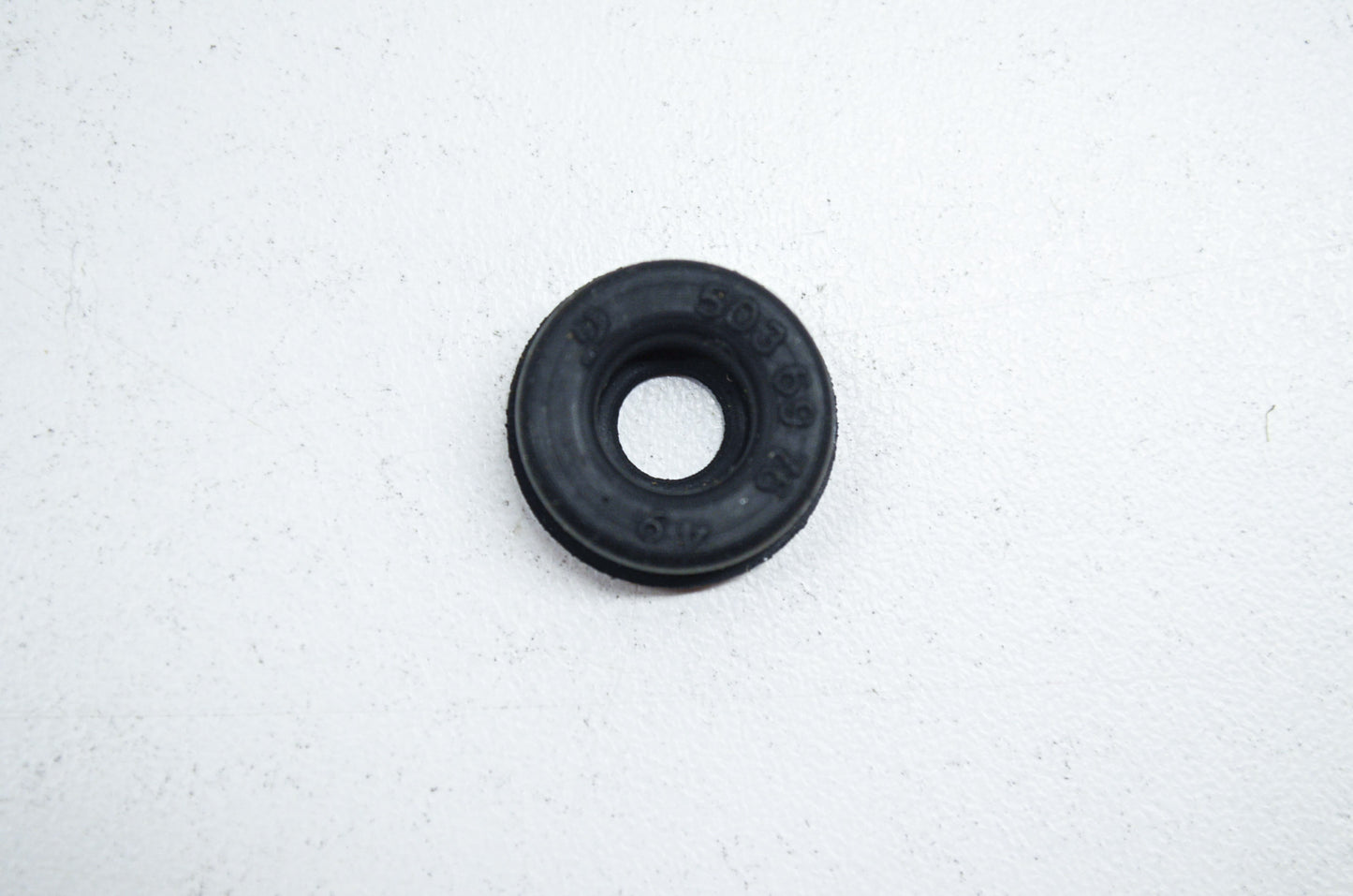 New OEM Husqvarna Rubber Grommet 61 242 268 272 281 288 NOS