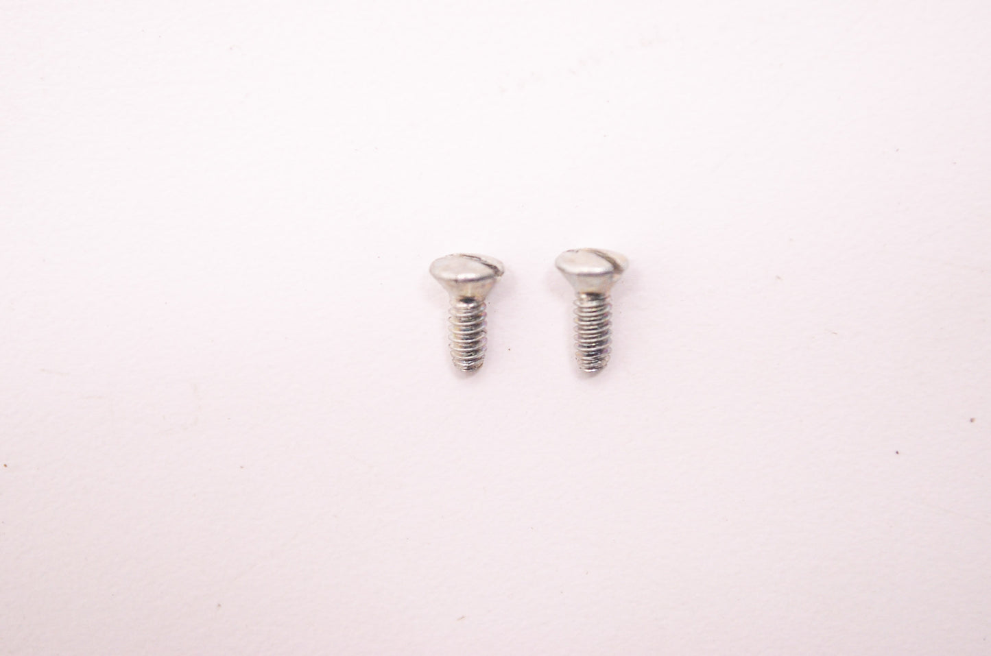 New Tillotson Inlet Control Lever Fulcrum Screw Qty 2 NOS