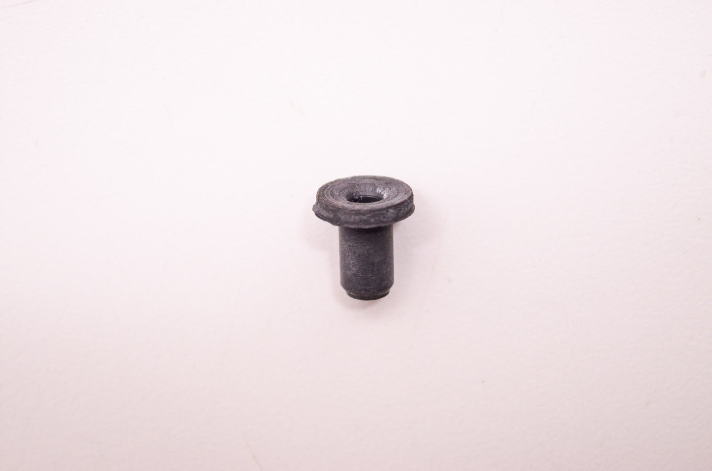 Oil Line Grommet 371 NOS