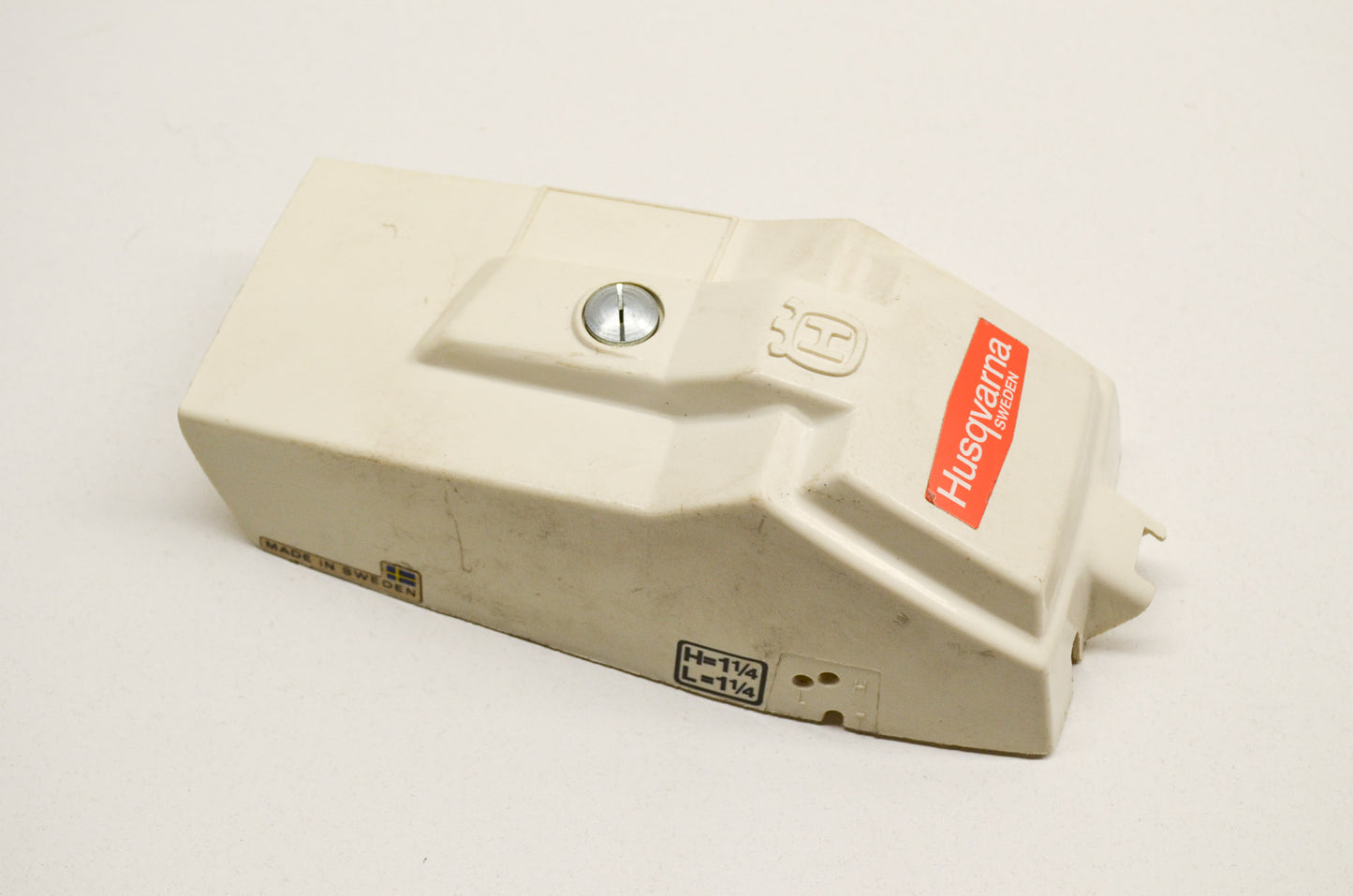 Cover White NOS