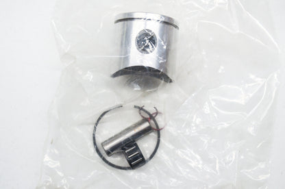 New OEM Husqvarna Piston 136 137 141 142 NOS