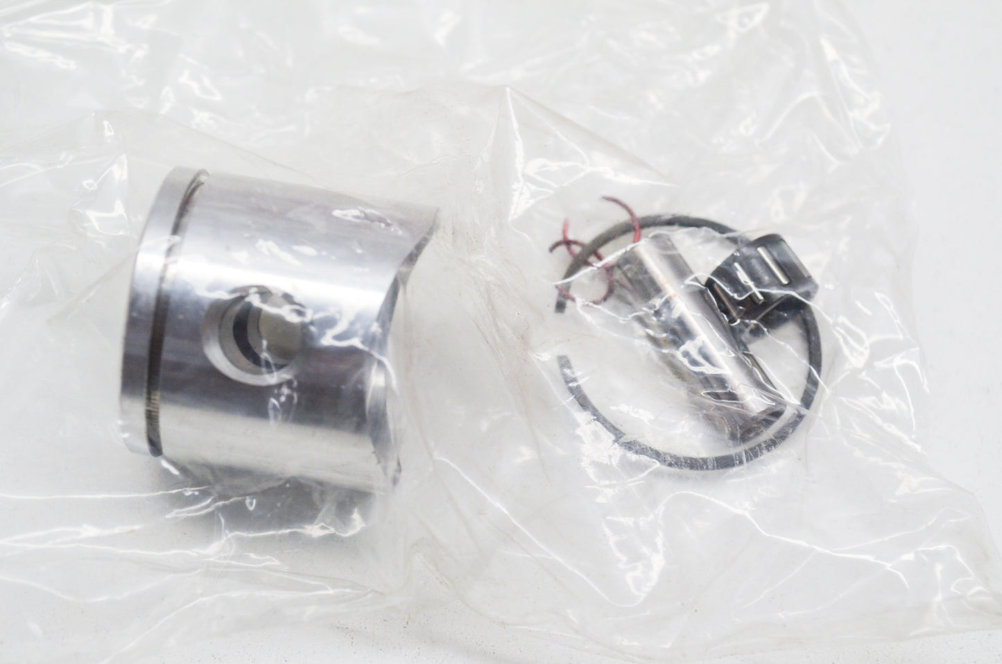 New OEM Husqvarna Piston 136 137 141 142 NOS
