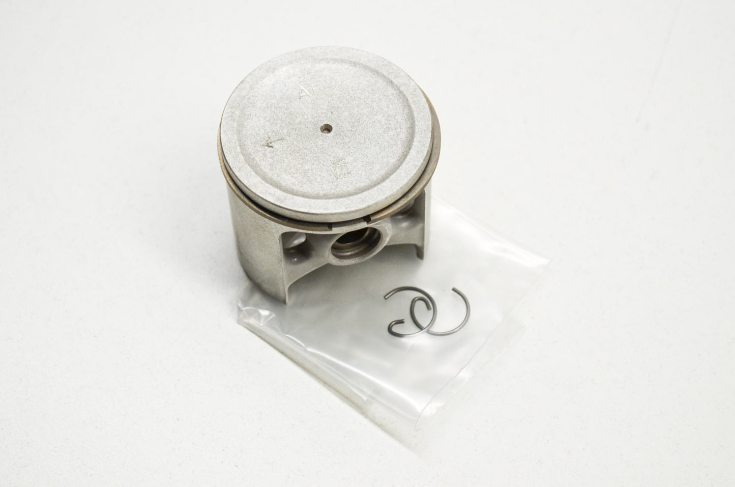 OEM Husqvarna 503-53-11-72 Piston 261 NOS