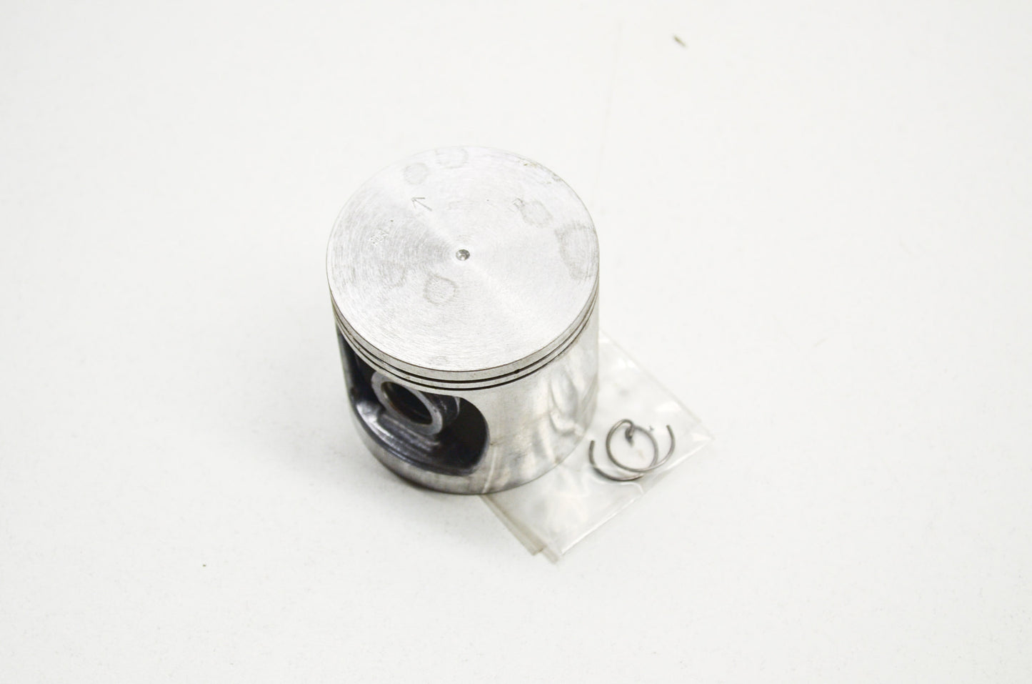 Piston Missing Piston Rings 2101 NOS