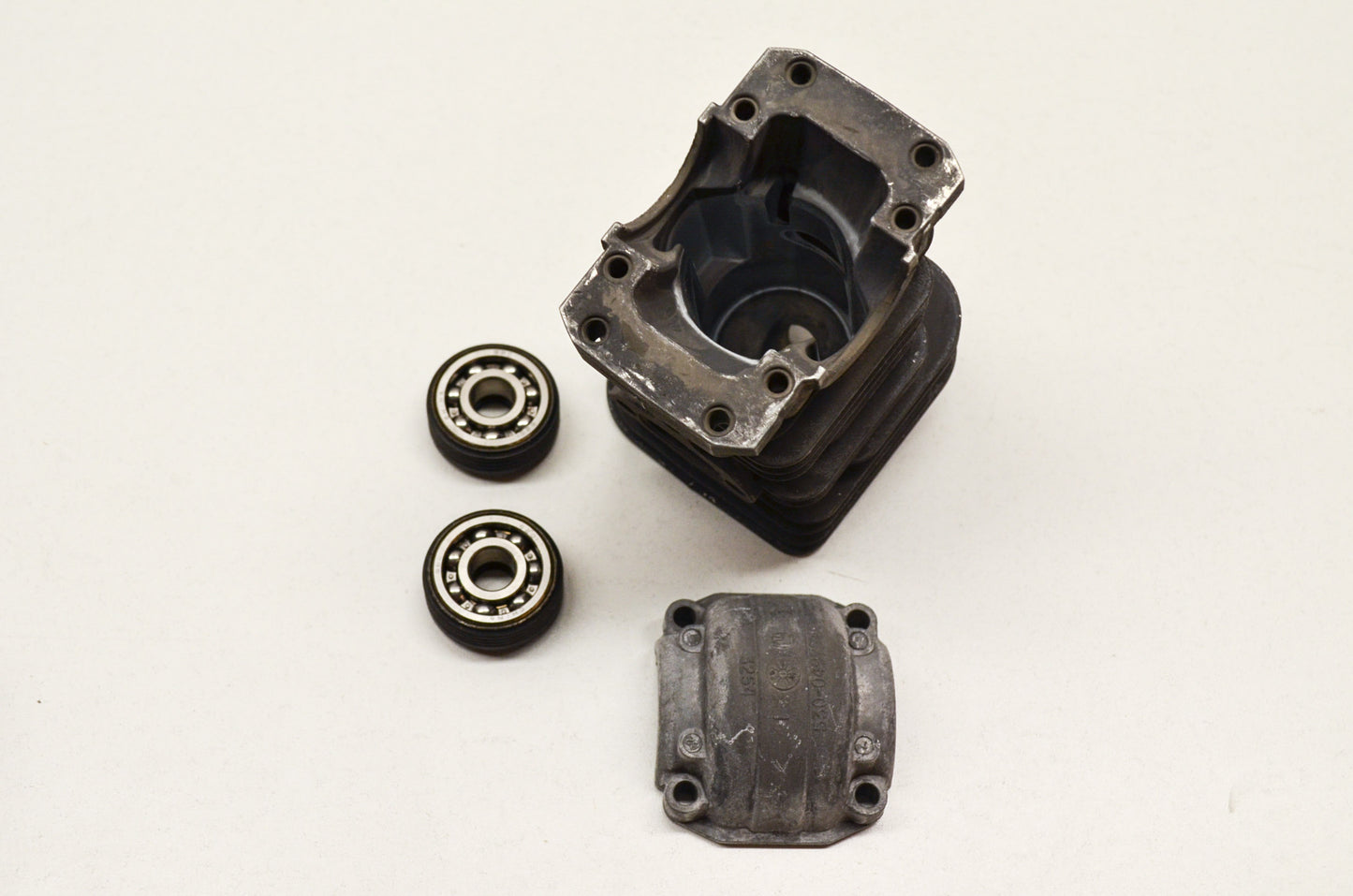 New OEM Husqvarna Cylinder Assembly 141 NOS