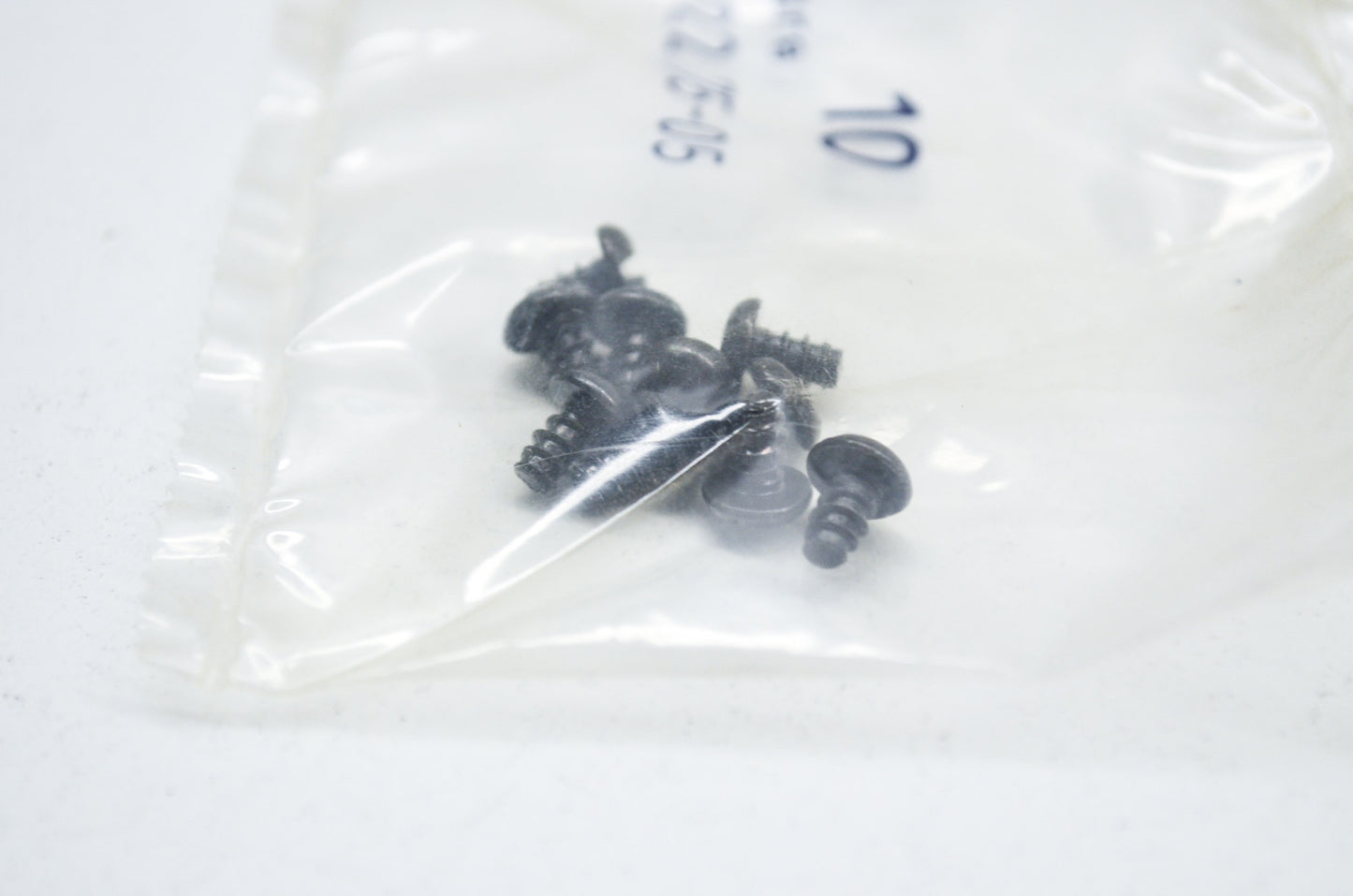 New OEM Husqvarna Screw QTY 10 2100 2101 238 242 266 268 281 288 298 61 66 NOS