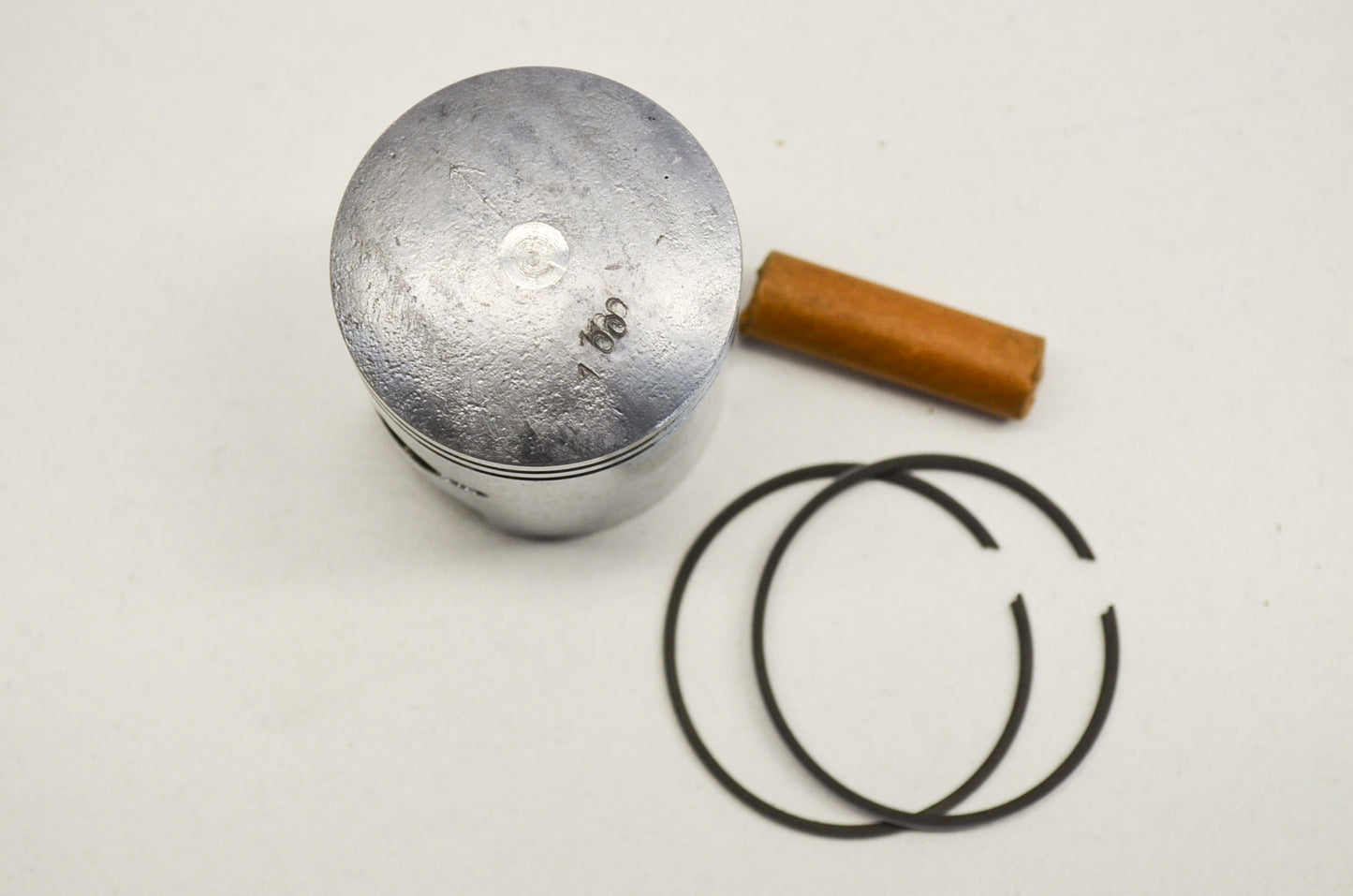 Piston Kit Missing C-Clips NOS
