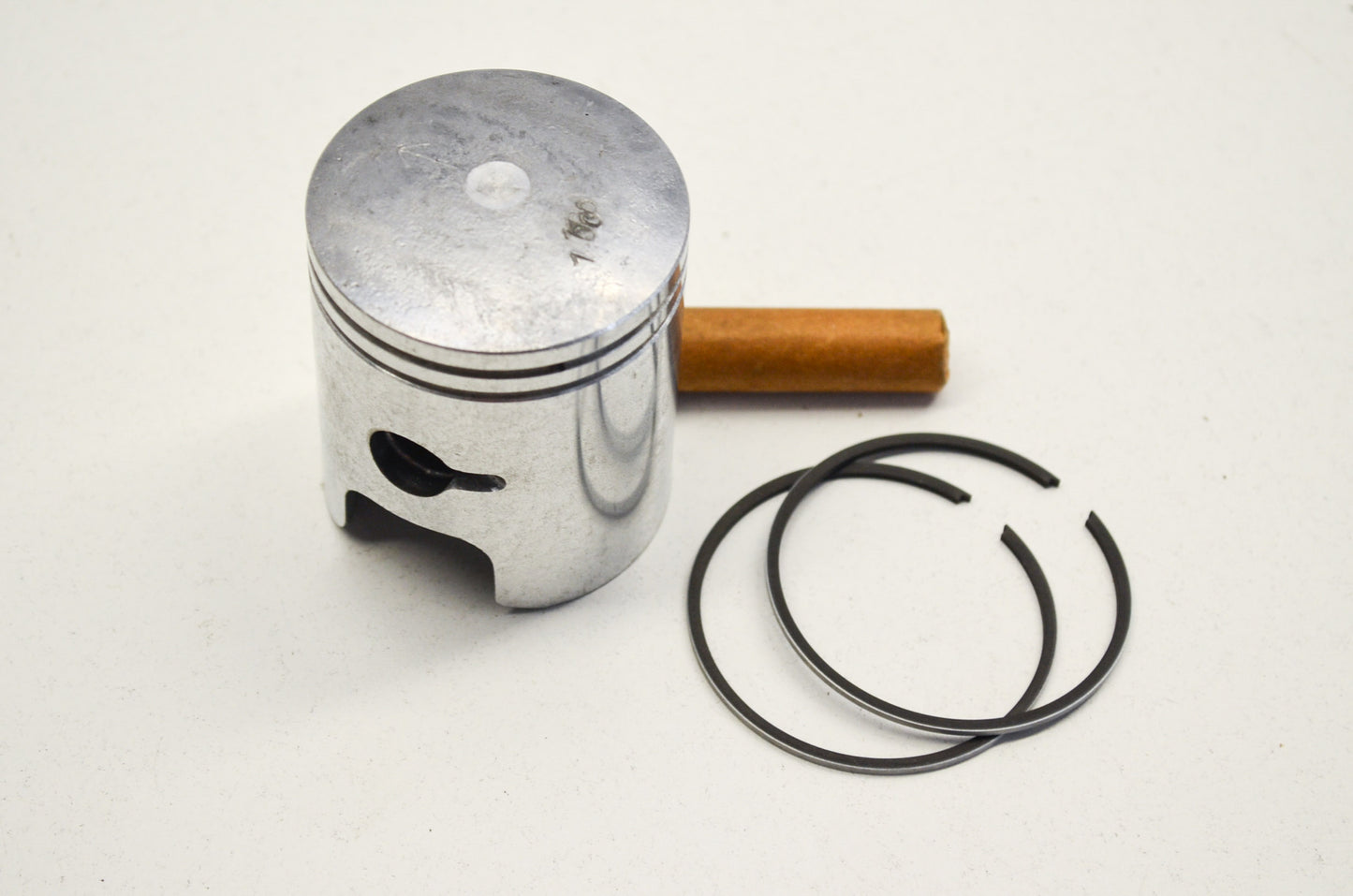 Piston Kit Missing C-Clips NOS