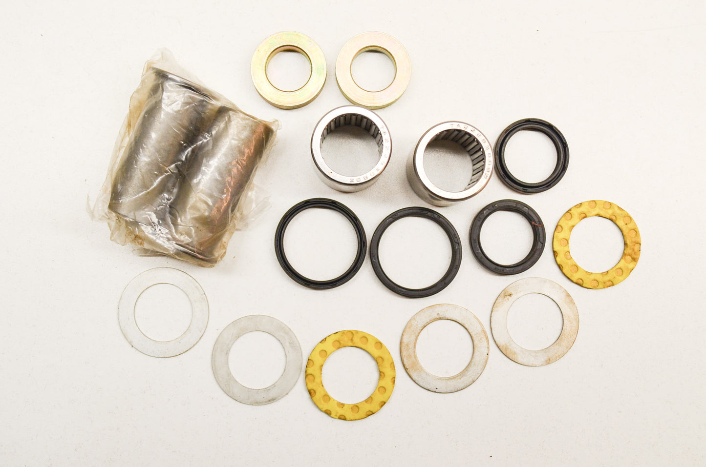 Swing Arm Bearing / Seal Kit Kawasaki KX125 98 KX250 98 NOS