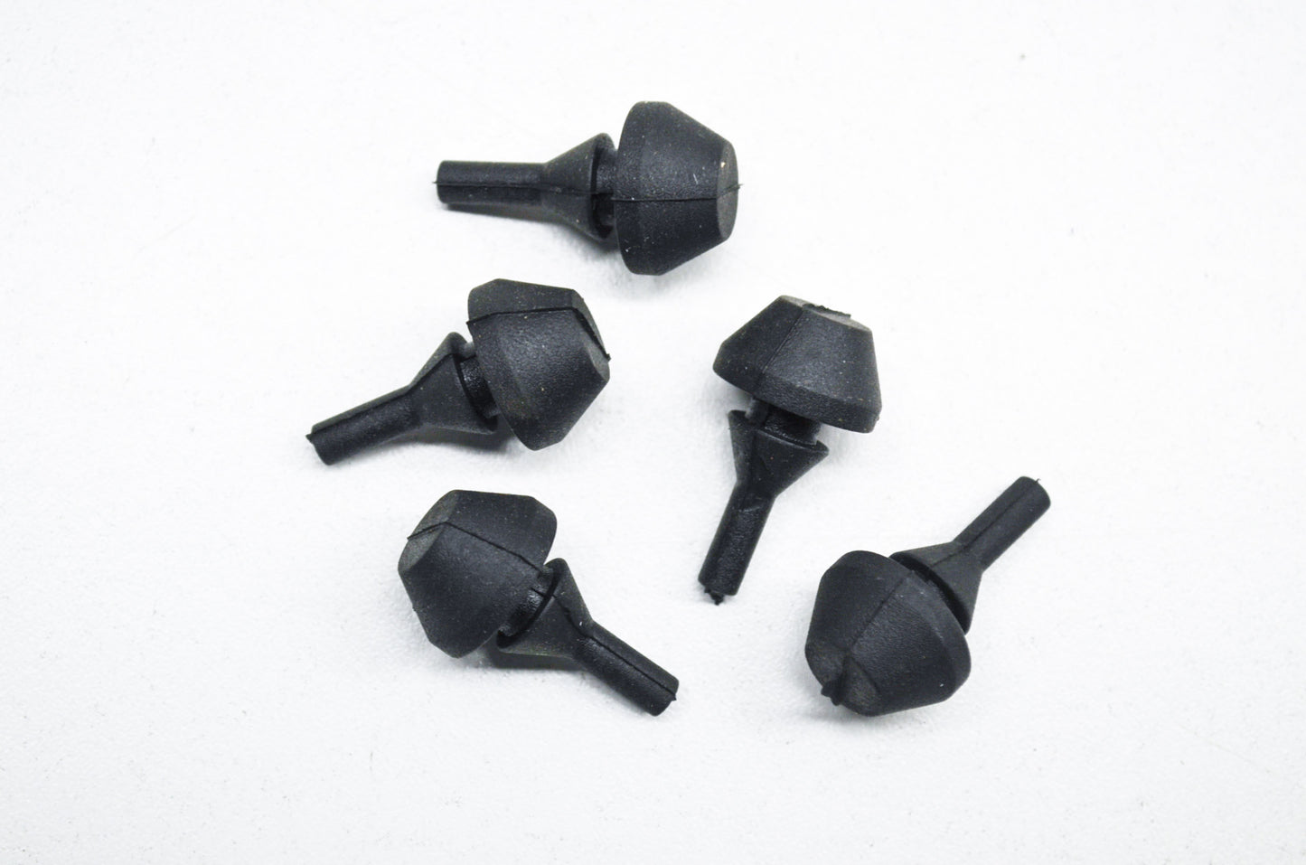 New OEM Husqvarna Grommet QTY 5 394 395 EPA NOS
