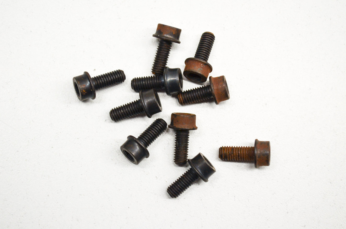 Screw 232 235 325 362 371 390 570 Qty 10 NOS