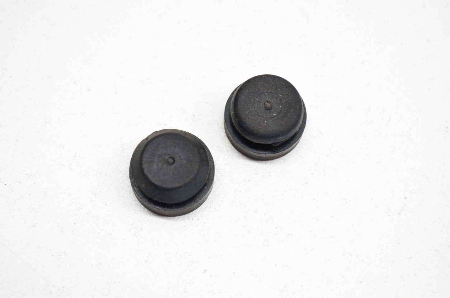 New OEM Husqvarna Grommet QTY 2 394 395 NOS