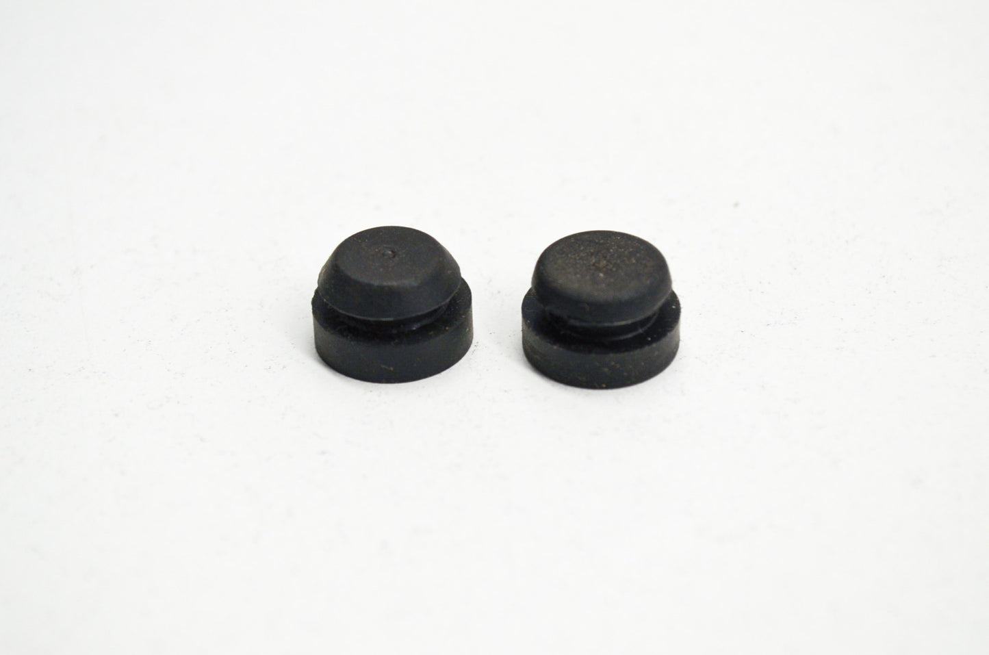 New OEM Husqvarna Grommet QTY 2 394 395 NOS