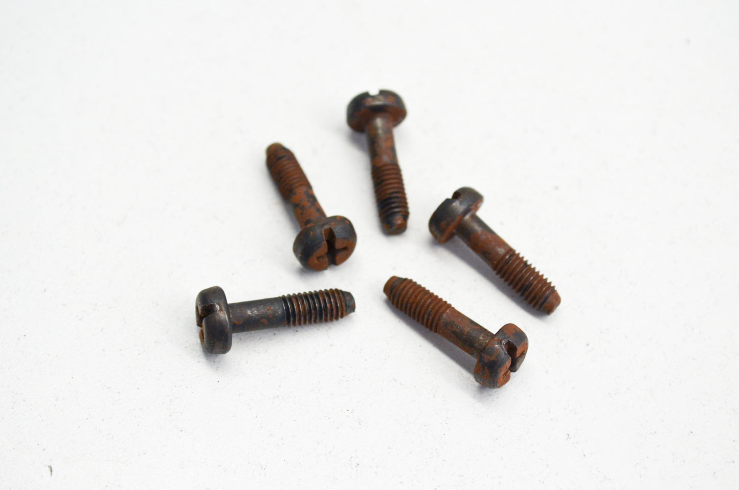 Side Cover Screw 353 357 362 371 372 394 570 Qty 5 NOS