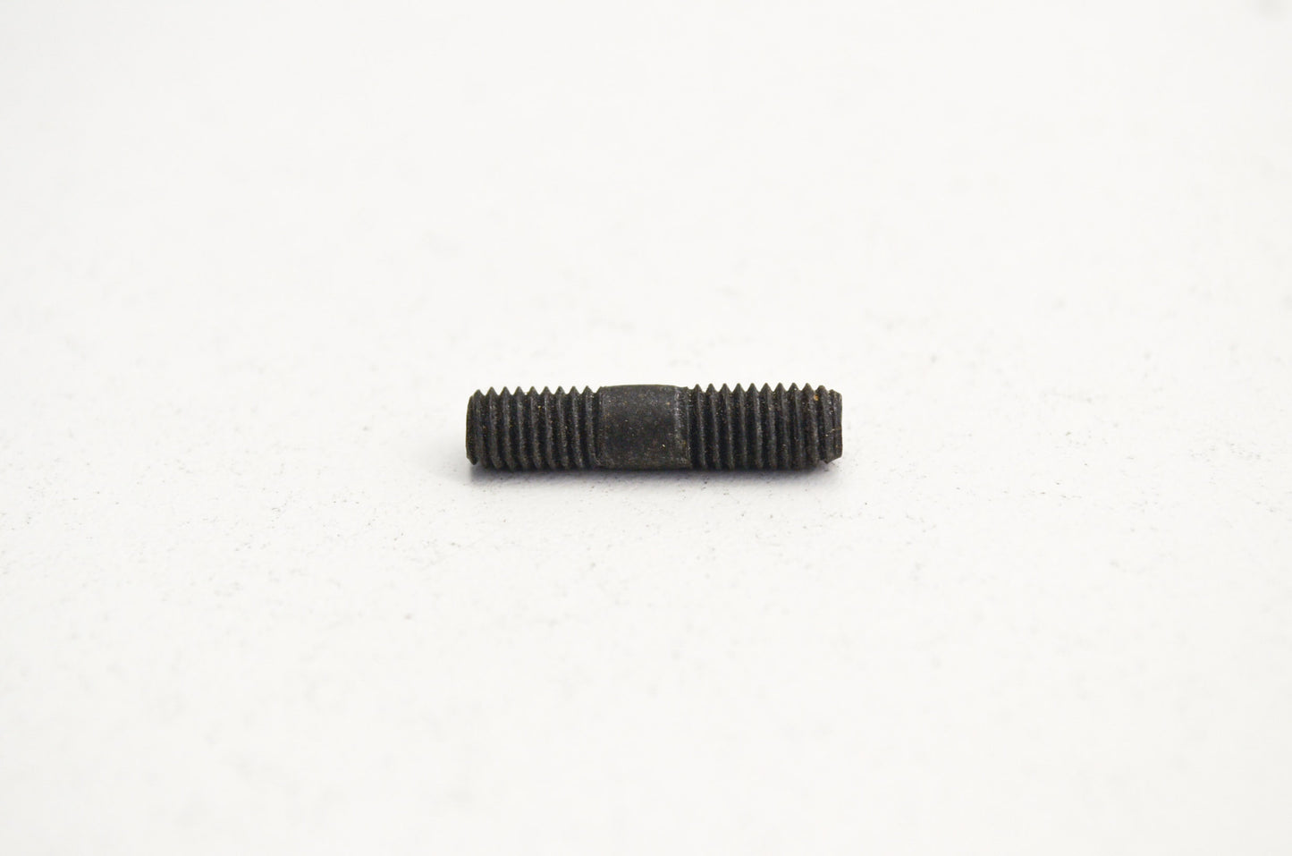 New OEM Husqvarna Stud 2101 266 281 288 298 40 44 444 45 480 49 61 66 NOS