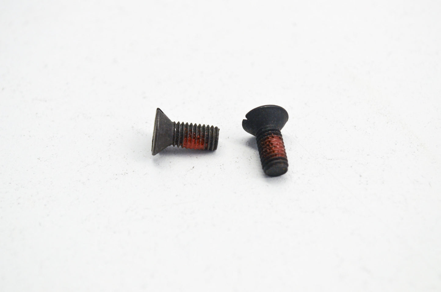 New OEM Husqvarna Screw QTY 2 162 165 181 2100 2101 262 266 281 288 NOS