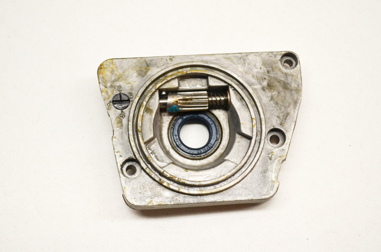 New OEM Husqvarna Oil Pump 266 268 272 61 66 NOS