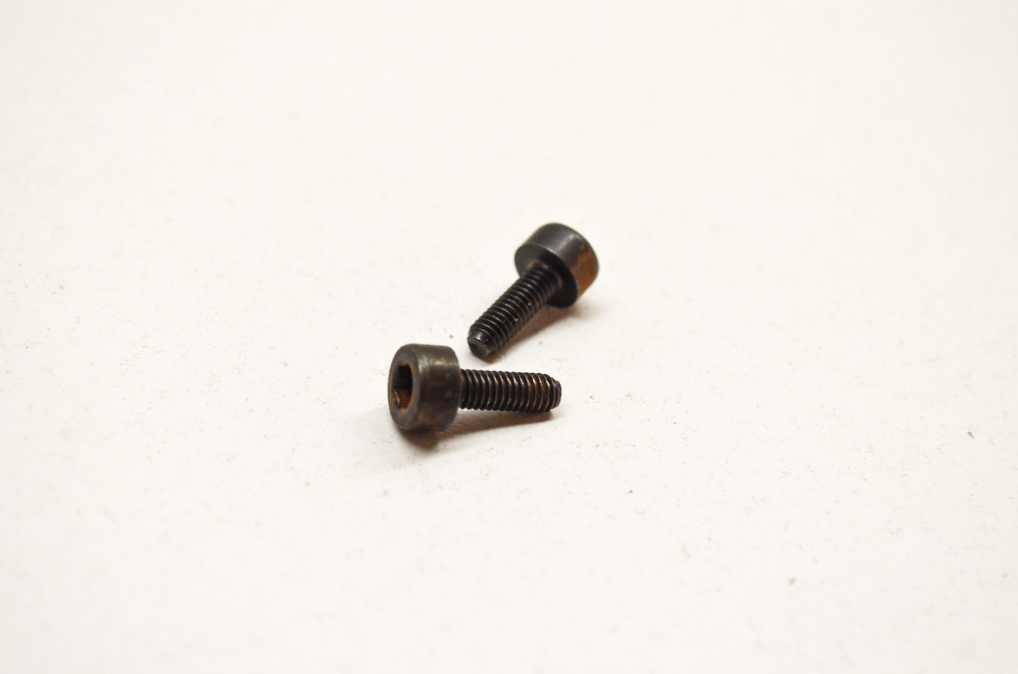 New OEM Husqvarna Screw QTY 2 240 R 362 Special 372 385 390 NOS