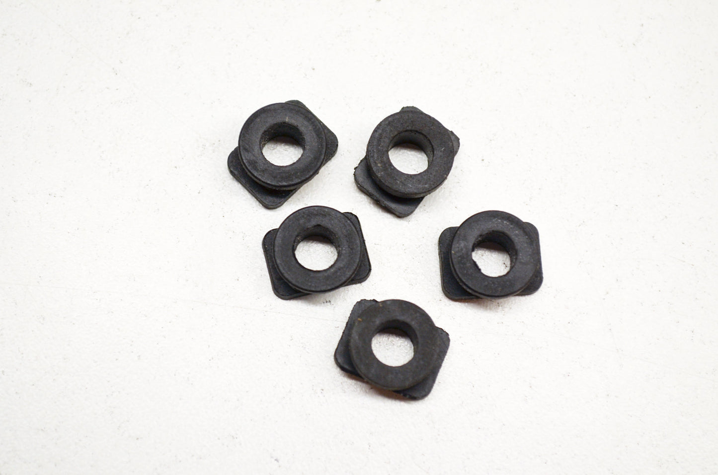 New OEM Husqvarna Bushing QTY 5 181 266 268 281 288 394 40 61 66 NOS