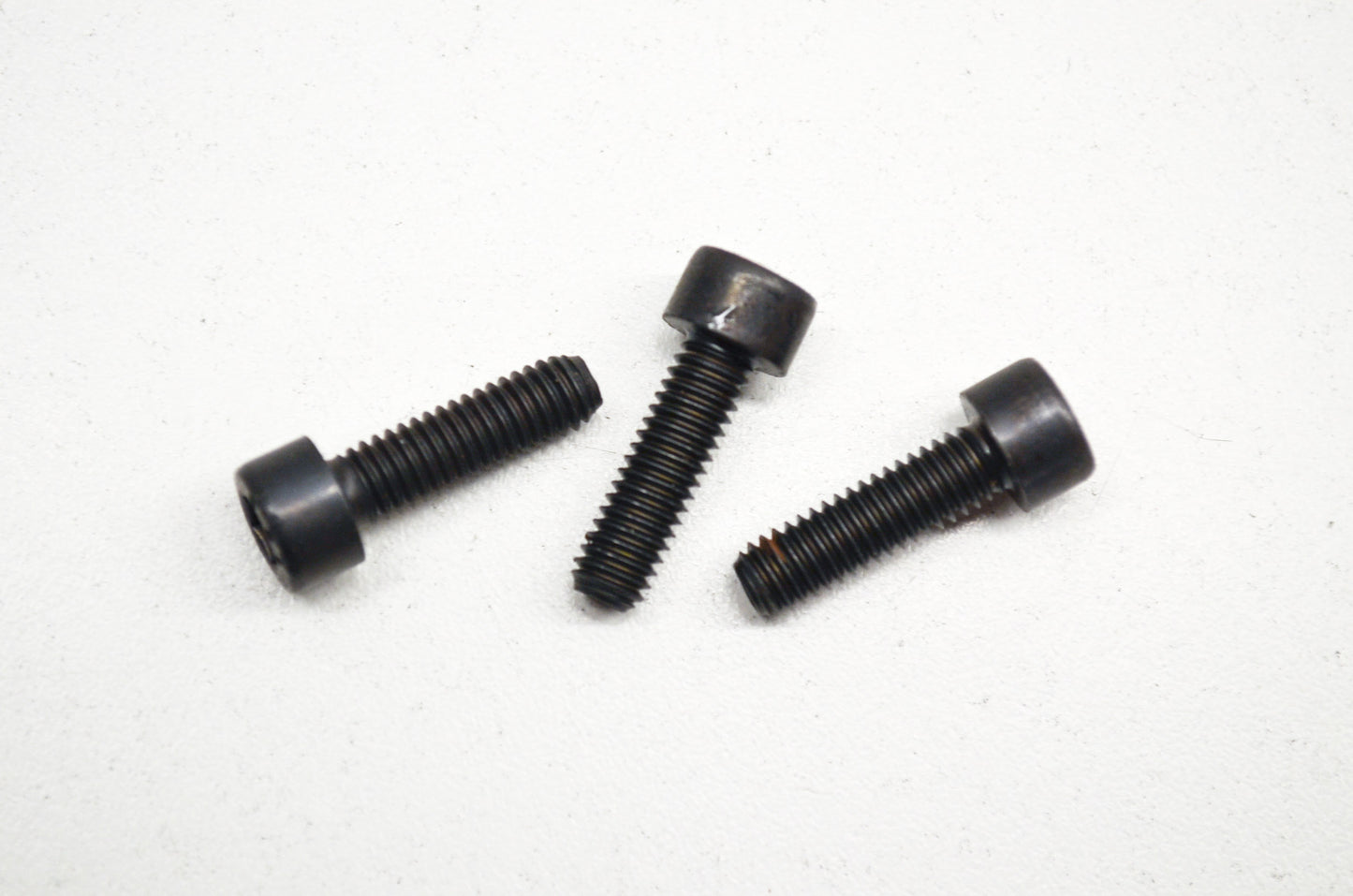 Screw 120 365 371 372 385 570 575 K 1250 Qty 3 NOS