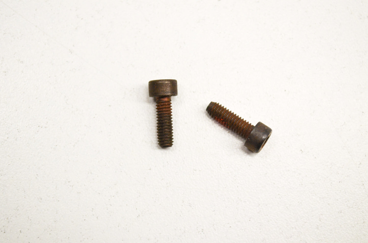 Screw 254 257 262 266 281 288 385 EPA 390 66 Qty 2 NOS