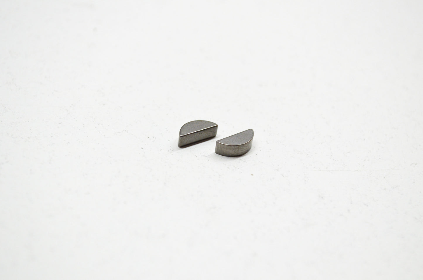 New OEM Husqvarna Woodruff Key QTY 2 165 266 281 288 3120 61 66 NOS