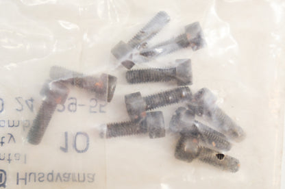 Screw 140 162 2100 36 R 61 Qty 10 NOS