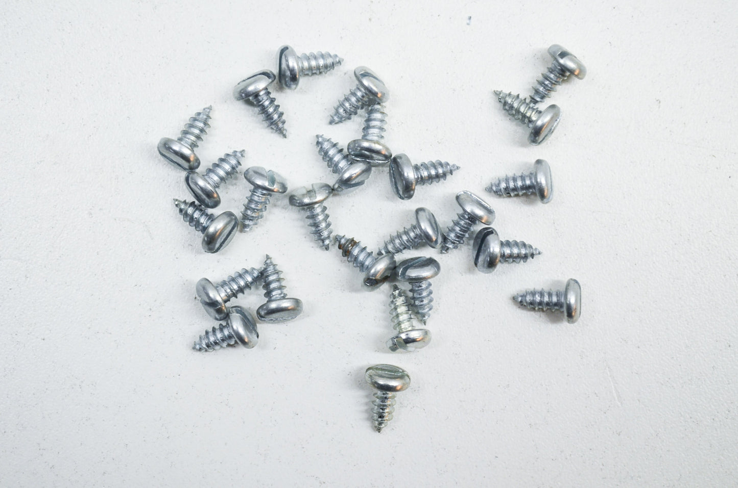 Screw 154 181 254 266 3120 50 51 55 61 Qty 25 NOS