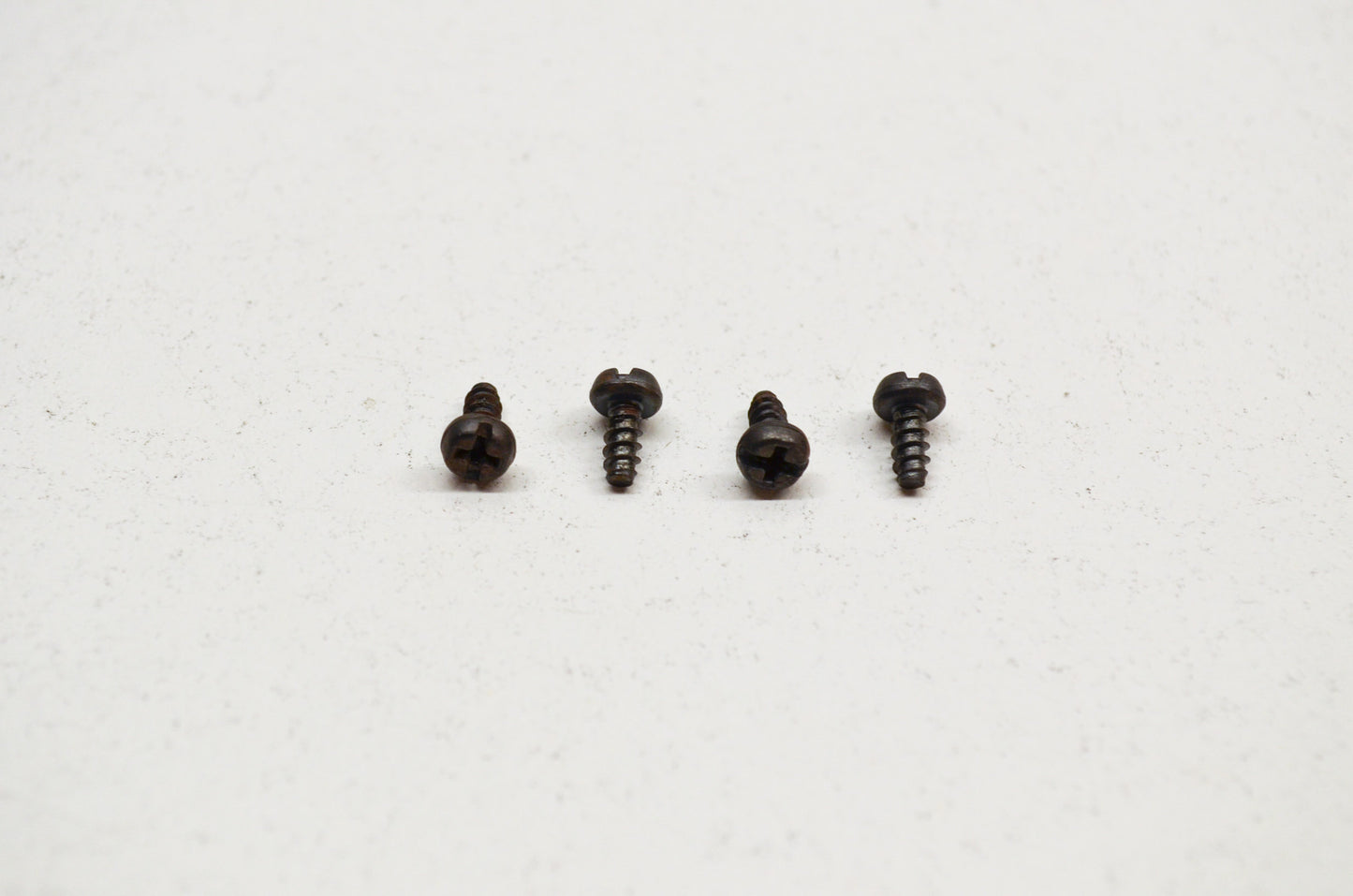 New OEM Husqvarna Screw QTY 4 123 170 180 225 227 281 288 335 343 345 355 NOS