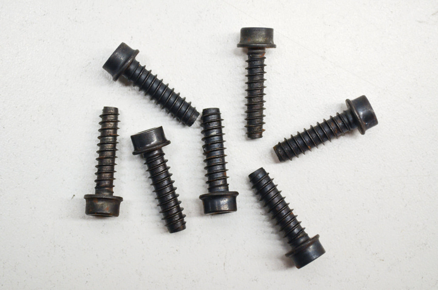 Screw 394 281 288 362 365 370 372 395 Qty 7 NOS