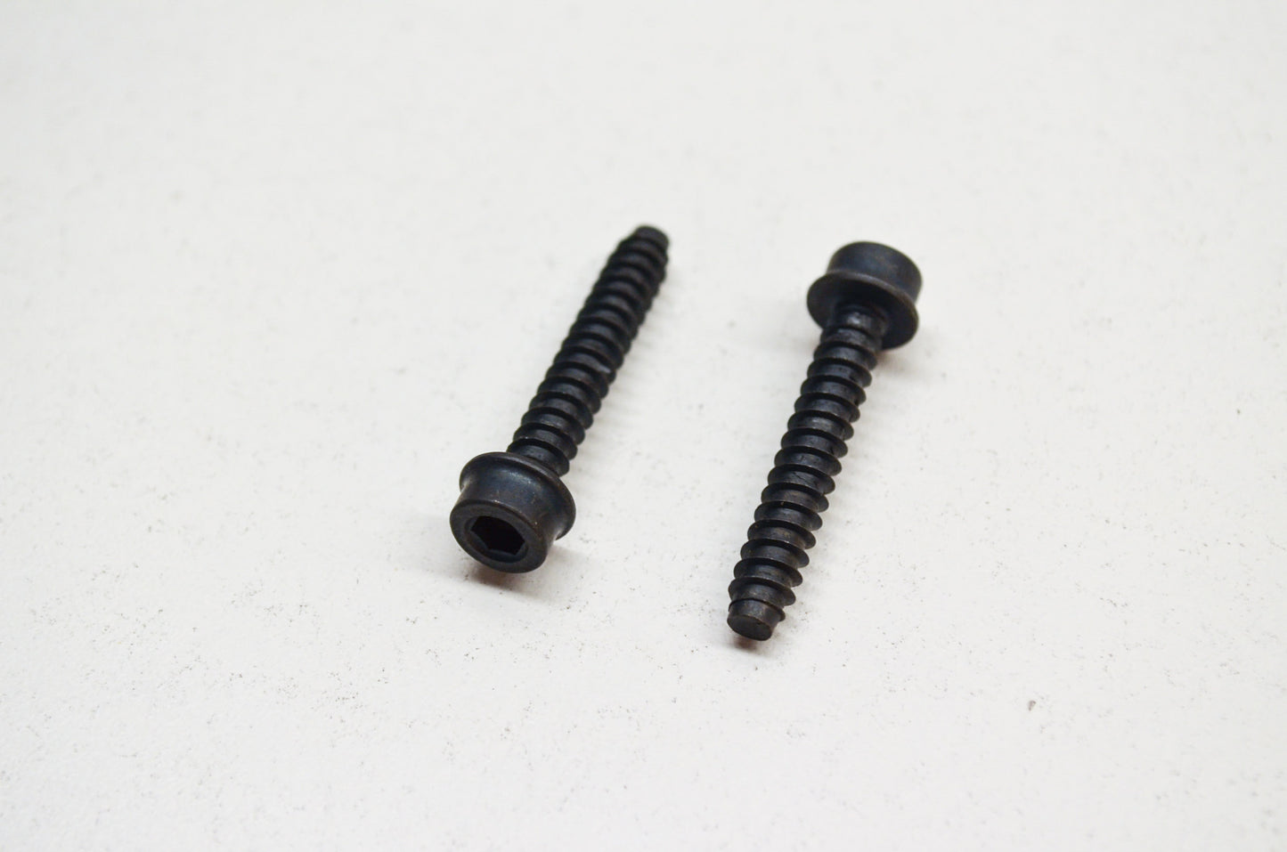 New OEM Husqvarna Screw QTY 2 240 R 245 R 252 RX 3120 K 371 K 375 K 1250 NOS
