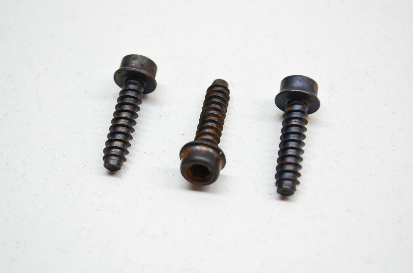Screw 123 HD 225 232 235 268 272 323 325 326 356 61 Qty 3 NOS