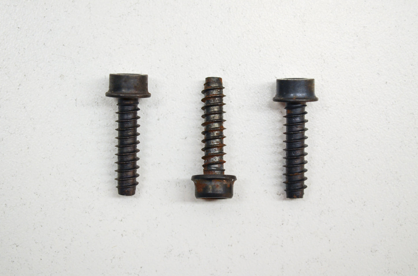 Screw 123 HD 225 232 235 268 272 323 325 326 356 61 Qty 3 NOS