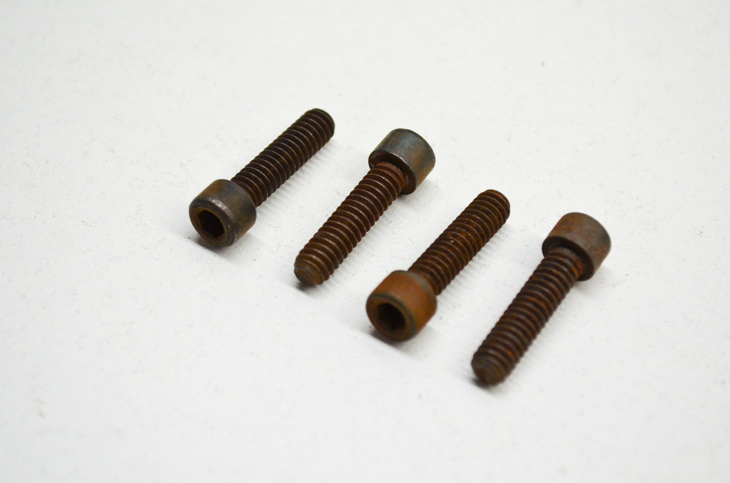 Bolts 268 272 281 288 3120 394 395 61 K 1250 Qty 4 NOS