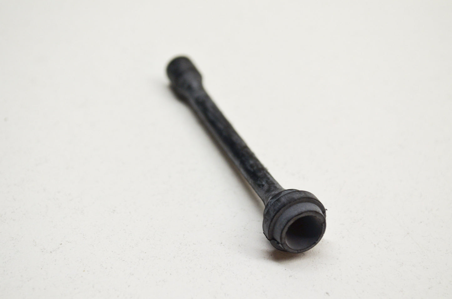 New OEM Husqvarna Oil Hose 238 242 246 254 257 261 EPA 262 42 44 NOS
