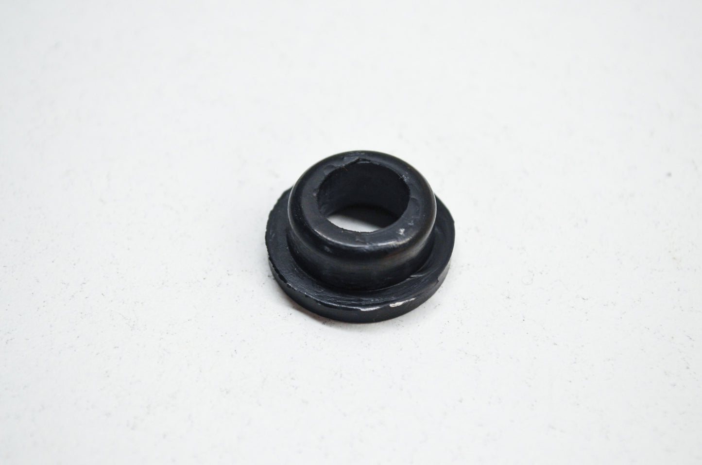 New OEM Husqvarna Rubber Mount 65 77 NOS