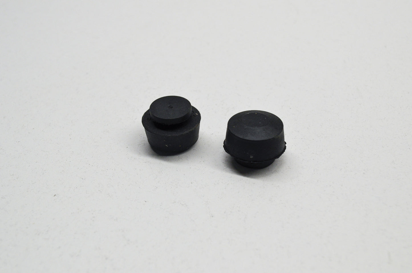 New OEM Husqvarna Grommet QTY 2 394 395 EPA KV 03 NOS