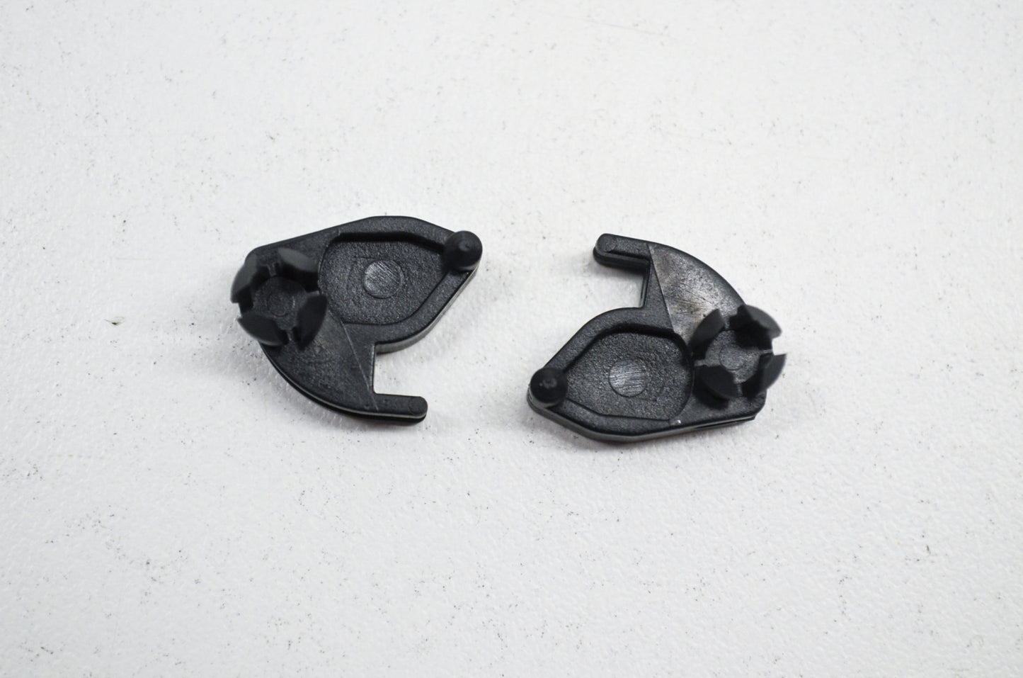 Retaining Clip 394 Qty 2 NOS