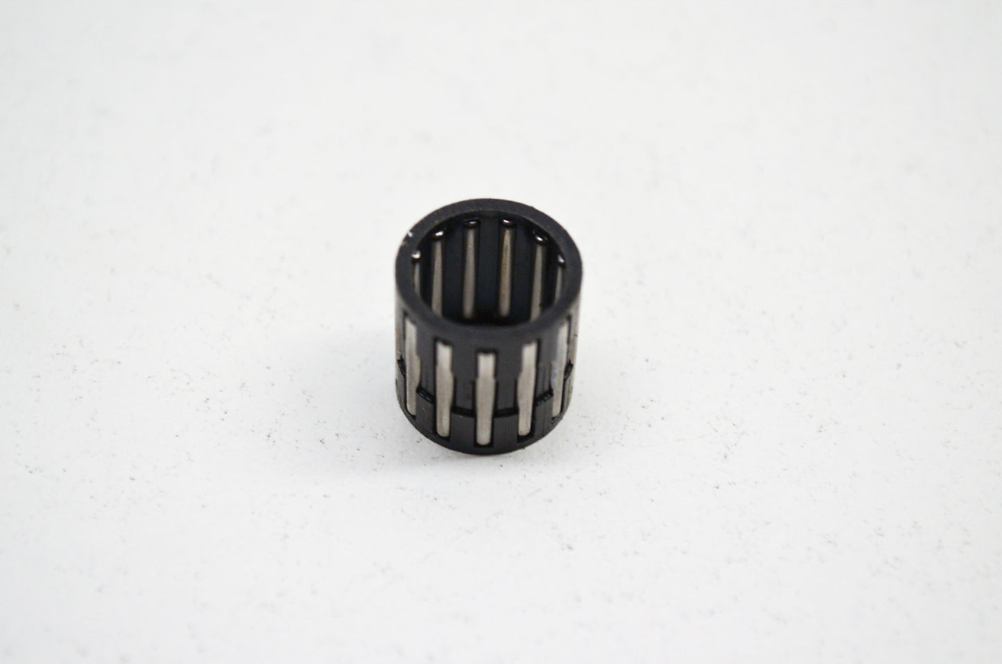New OEM Husqvarna Needle Bearing 36 41 136 141 NOS